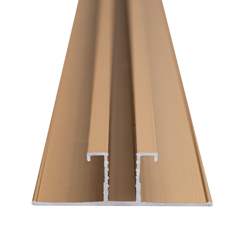 Strisce decorative in alluminio con superficie liscia e colore uniforme che abbelliscono la parete