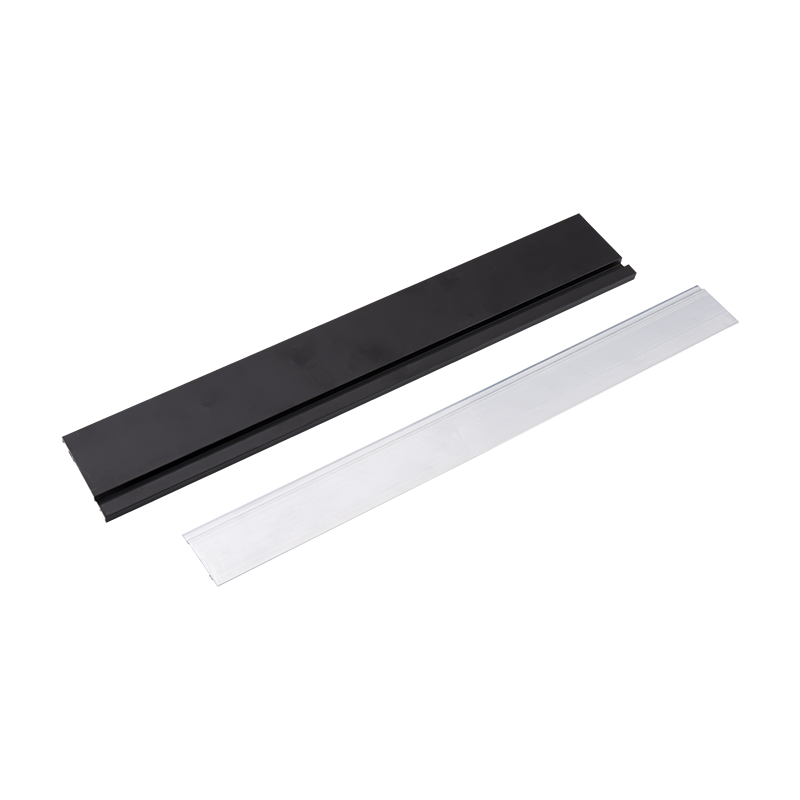 Sottili strisce decorative opache per battiscopa